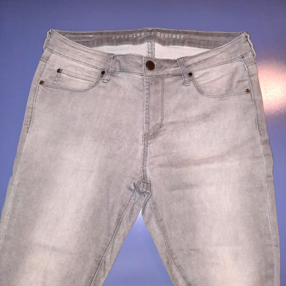 Gray Skinny Jeans Cut-off ankle size 7 / 28